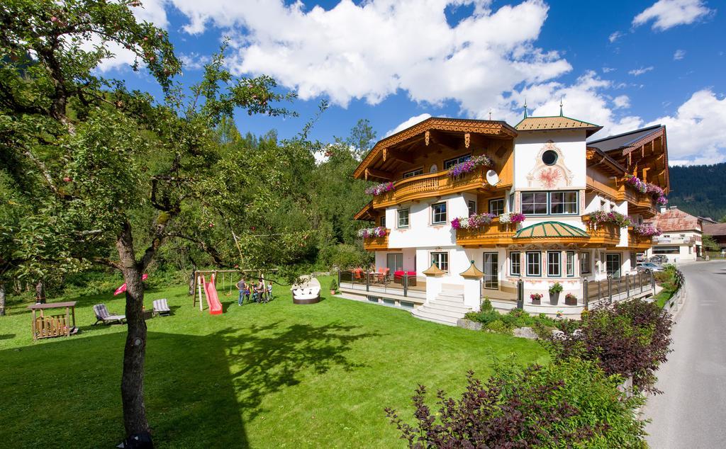 Ferienschloessl Harmonie Holzgau Exterior foto