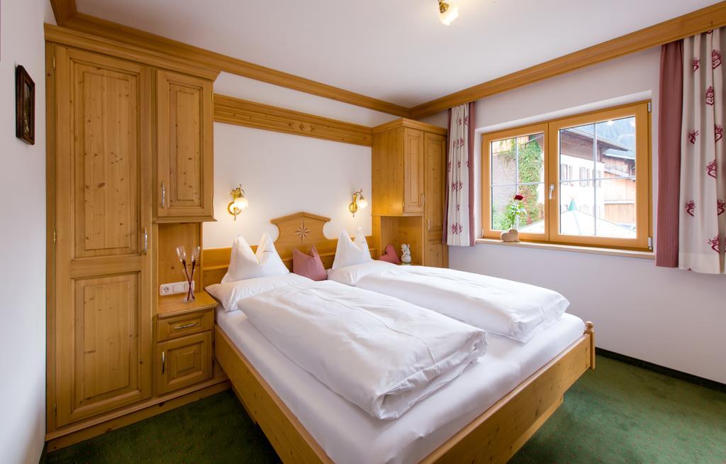 Ferienschloessl Harmonie Holzgau Exterior foto