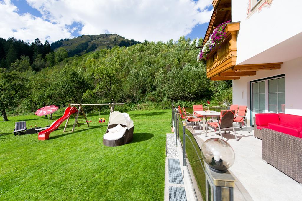 Ferienschloessl Harmonie Holzgau Exterior foto